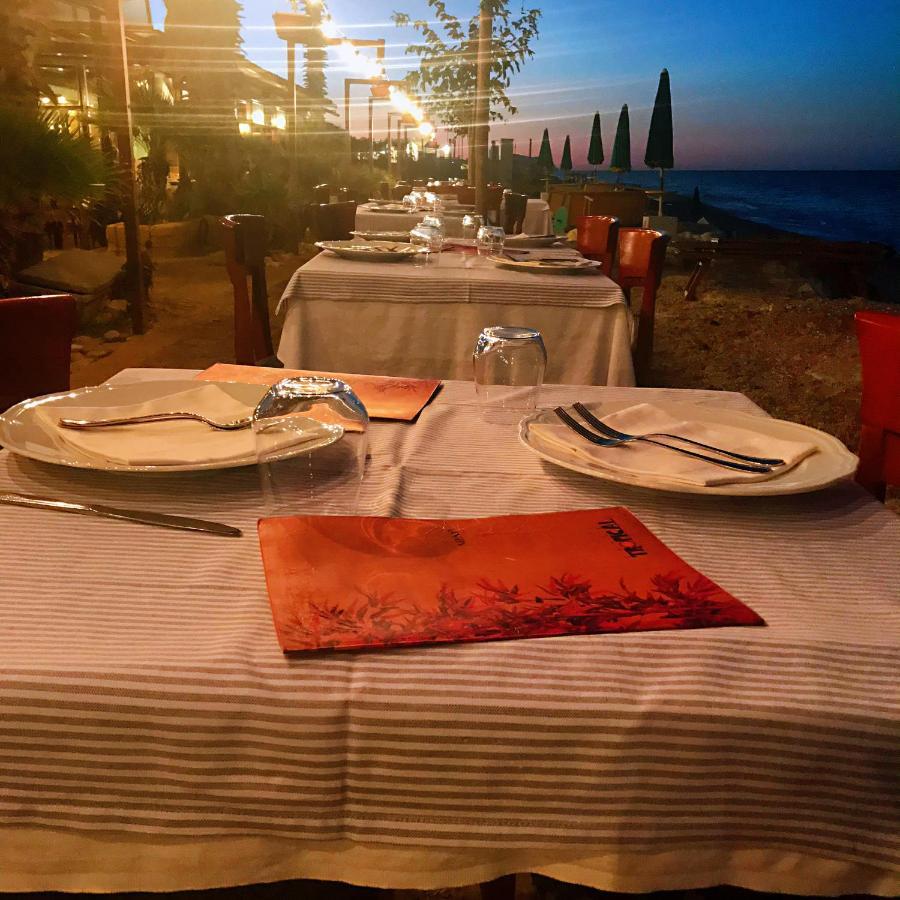 La Casa Di Nonno Giulio Bed & Breakfast ปอร์โต ซันเตลปีดิโอ ภายนอก รูปภาพ