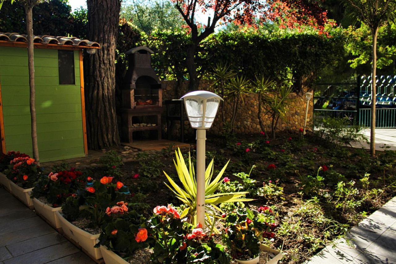 La Casa Di Nonno Giulio Bed & Breakfast ปอร์โต ซันเตลปีดิโอ ภายนอก รูปภาพ