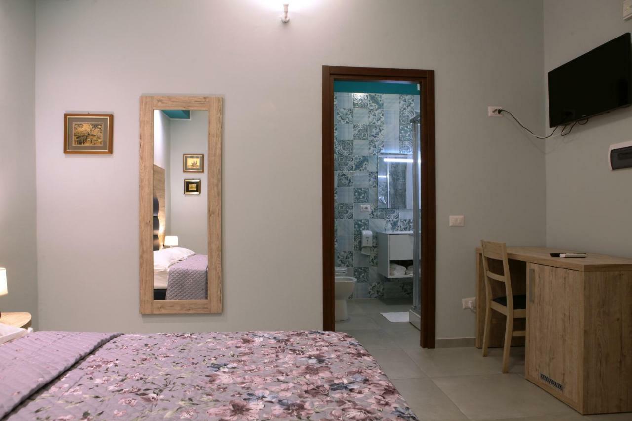 La Casa Di Nonno Giulio Bed & Breakfast ปอร์โต ซันเตลปีดิโอ ภายนอก รูปภาพ