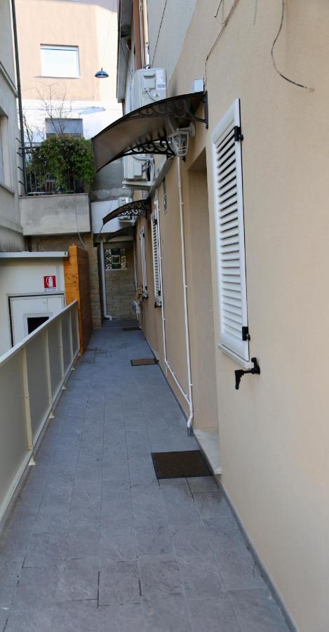 La Casa Di Nonno Giulio Bed & Breakfast ปอร์โต ซันเตลปีดิโอ ภายนอก รูปภาพ
