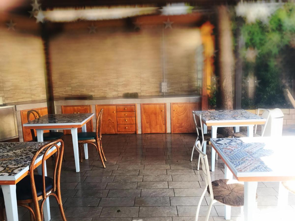 La Casa Di Nonno Giulio Bed & Breakfast ปอร์โต ซันเตลปีดิโอ ภายนอก รูปภาพ